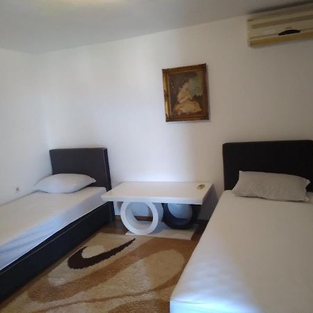 Apartmani Ruza بودغوريتْسا المظهر الخارجي الصورة